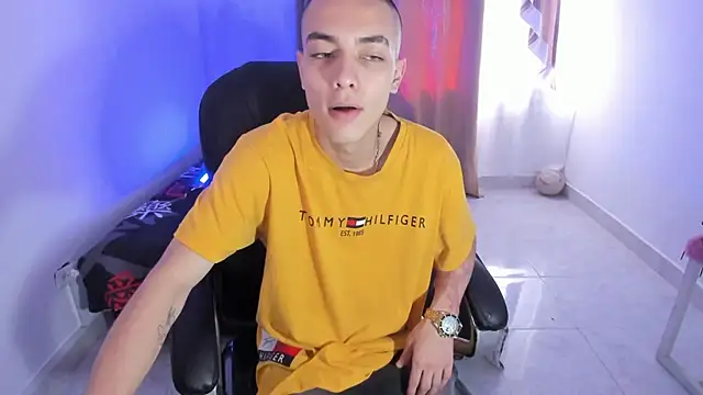 Snapshot of Dereck_Boy8 chatting on 11/24/25, 07:46 Dereck Boy8 online show from 11/24/25, 07:46