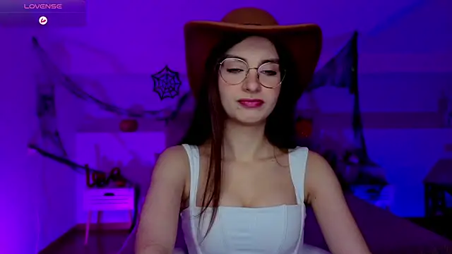 Real cutie1 online show from 10/31/25, 07:26