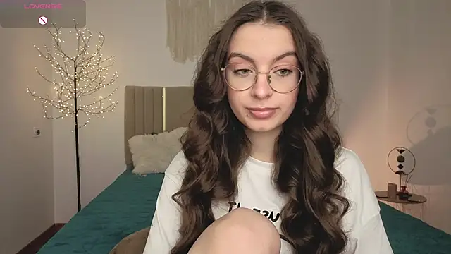 Real cutie1 online show from 04/03/26, 01:09