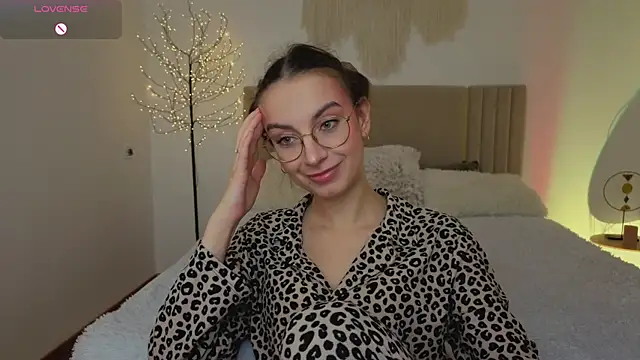 Real cutie1 online show from 04/09/26, 12:54