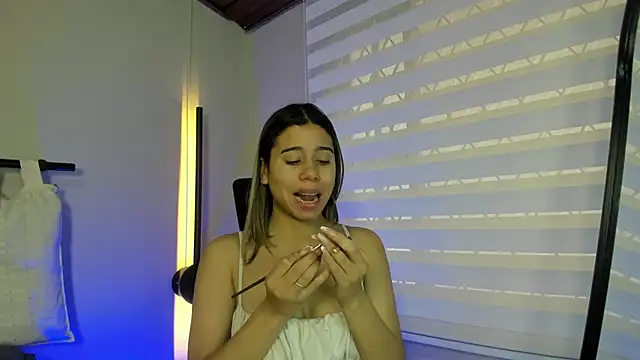 Rachell criss online show from 09/18/25, 01:57