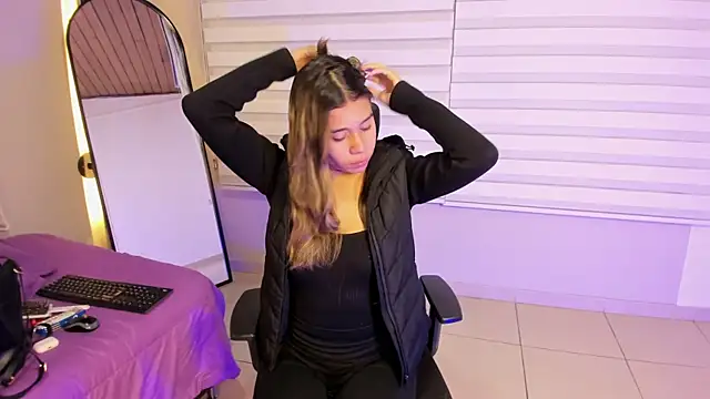 Rachell criss online show from 10/02/25, 04:08