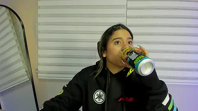 Rachell criss online show from 11/15/25, 03:59