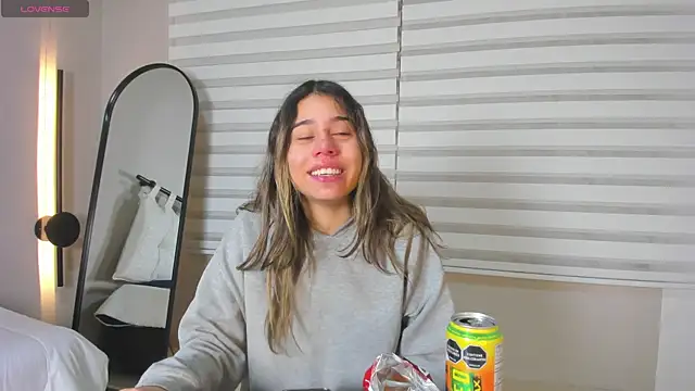 Snapshot of Rachell_criss chatting on 01/17/26, 03:55 Rachell criss online show from 01/17/26, 03:55