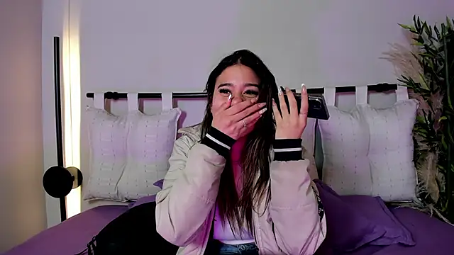 Snapshot of Rachell_criss chatting on 03/22/26, 04:05 Rachell criss online show from 03/22/26, 04:05