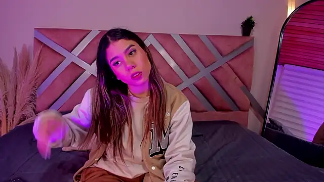 Snapshot of Rachell_criss chatting on 03/29/26, 04:23 Rachell criss online show from 03/29/26, 04:23