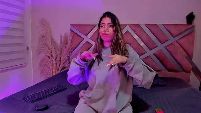 Snapshot of Rachell_criss chatting on 03/31/26, 04:13 Rachell criss online show from 03/31/26, 04:13