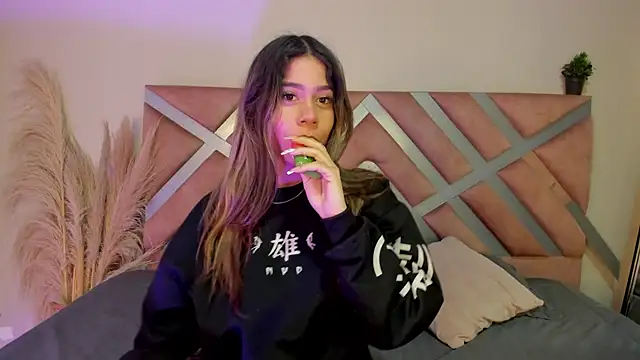 Snapshot of Rachell_criss chatting on 04/01/26, 04:13 Rachell criss online show from 04/01/26, 04:13