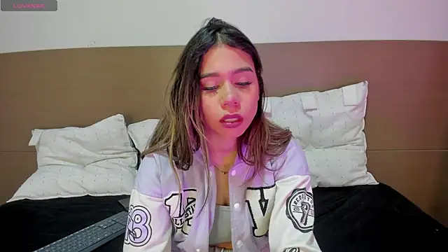 Snapshot of Rachell_criss chatting on 04/09/26, 03:50 Rachell criss online show from 04/09/26, 03:50