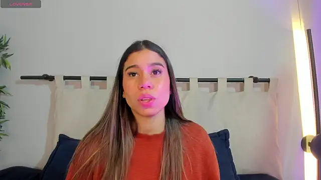 Snapshot of Rachell_criss chatting on 04/18/26, 04:05 Rachell criss online show from 04/18/26, 04:05