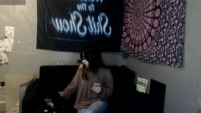 Snapshot of London_Ray chatting on 10/08/25, 06:00 London Ray online show from 10/08/25, 06:00