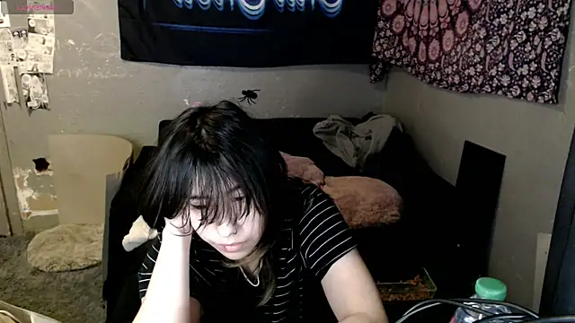 Snapshot of London_Ray chatting on 10/15/25, 08:47 London Ray online show from 10/15/25, 08:47