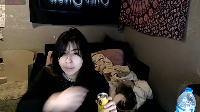 Snapshot of London_Ray chatting on 10/22/25, 02:23 London Ray online show from 10/22/25, 02:23