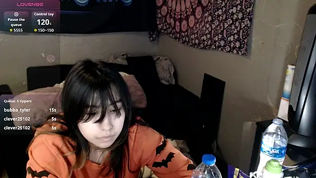 Snapshot of London_Ray chatting on 10/27/25, 06:06 London Ray online show from 10/27/25, 06:06