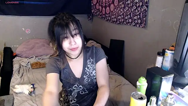 Snapshot of London_Ray chatting on 11/19/25, 06:24 London Ray online show from 11/19/25, 06:24