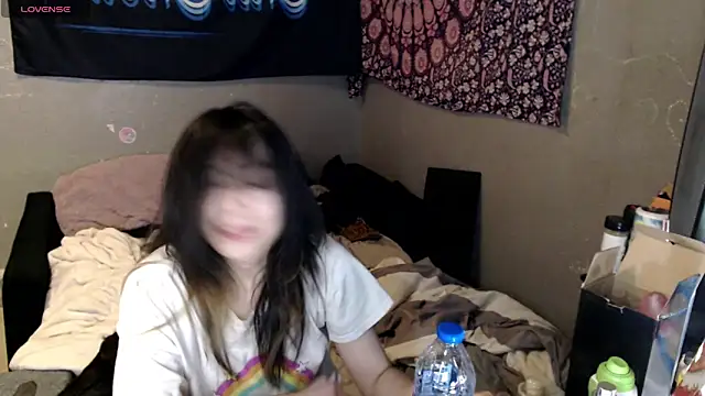 Snapshot of London_Ray chatting on 11/23/25, 08:25 London Ray online show from 11/23/25, 08:25