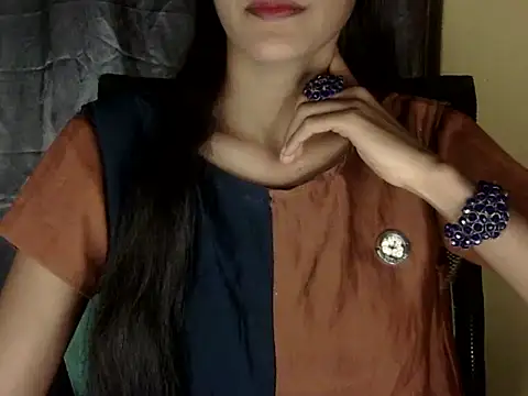 zara Khan0 online show from 12/03/25, 05:22