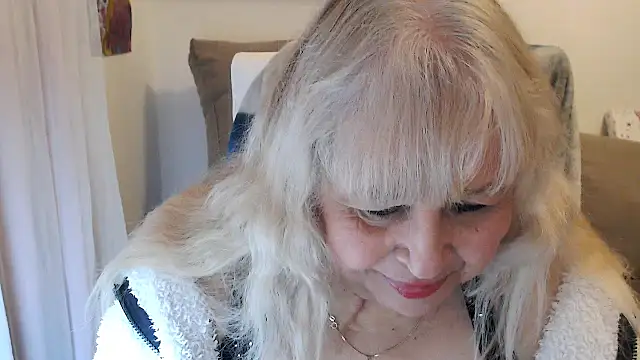 Snapshot of SusiLifeXXX chatting on 11/08/25, 11:25 SusiLifeXXX online show from 11/08/25, 11:25