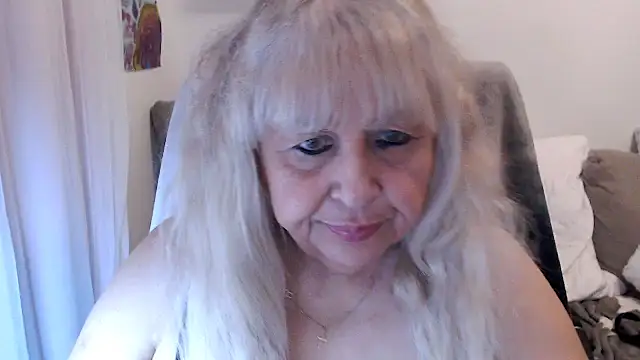 Snapshot of SusiLifeXXX chatting on 11/11/25, 08:31 SusiLifeXXX online show from 11/11/25, 08:31