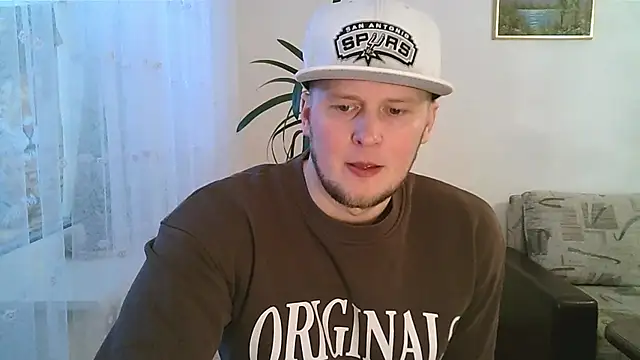 Snapshot of Dartanjanas13 chatting on 12/01/25, 11:15 Dartanjanas13 online show from 12/01/25, 11:15