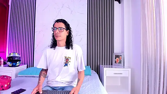 JackAndRosse  online show from 10/19/25, 01:56