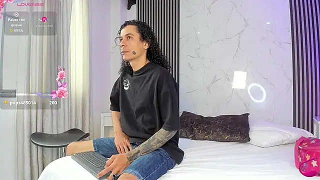 JackAndRosse  online show from 12/16/25, 02:00