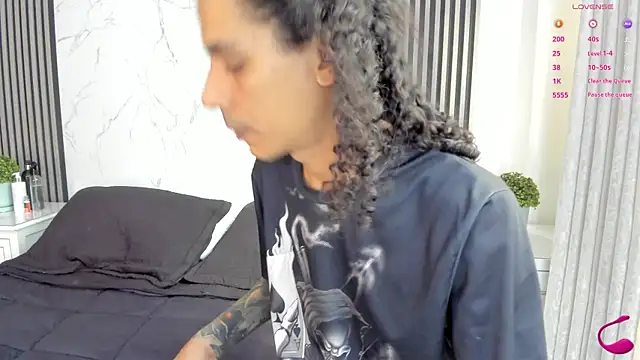 Snapshot of JackAndRosse_ chatting on 06/25/26, 01:37 JackAndRosse online show from 06/25/26, 01:37