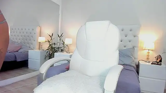 ScarlettGonzalez  online show from 10/25/25, 08:03