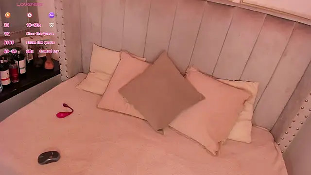 Seshat Hitt online show from 12/02/25, 04:51