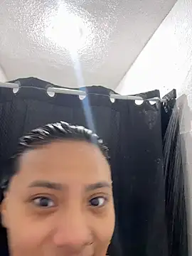 Snapshot of Nia_Desire chatting on 05/19/26, 06:09 Nia Desire online show from 05/19/26, 06:09