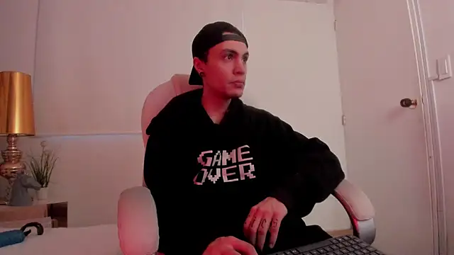 dark sun302 online show from 10/13/25, 09:04