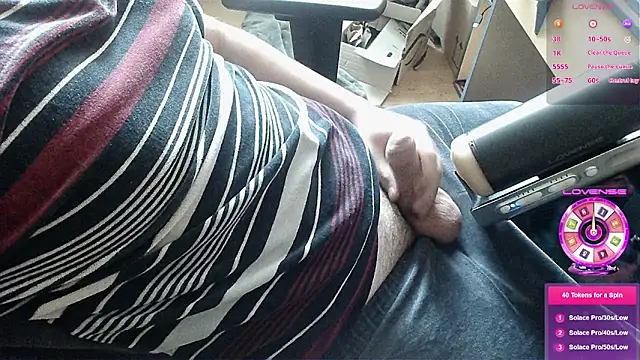 Snapshot of crocbite chatting on 04/19/26, 07:51 crocbite online show from 04/19/26, 07:51