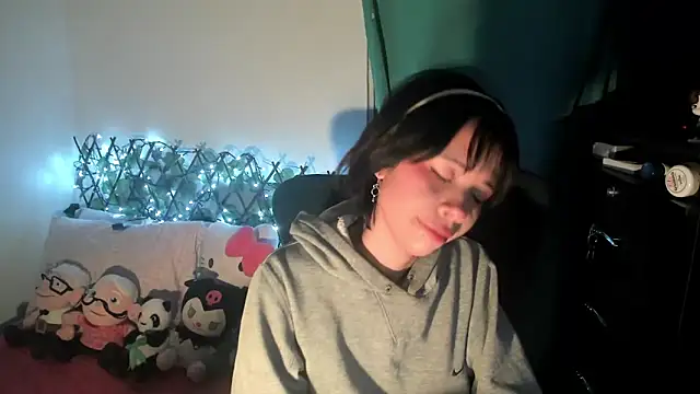 Snapshot of dolliette24 chatting on 09/24/25, 02:15 dolliette24 online show from 09/24/25, 02:15