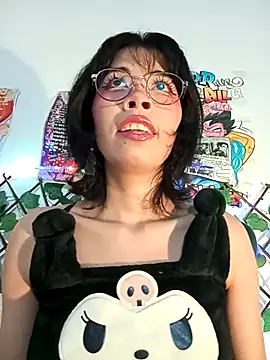 Snapshot of dolliette24 chatting on 03/15/26, 03:23 dolliette24 online show from 03/15/26, 03:23