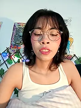 Snapshot of dolliette24 chatting on 03/17/26, 05:44 dolliette24 online show from 03/17/26, 05:44