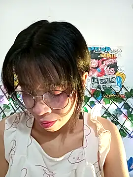 Snapshot of dolliette24 chatting on 03/21/26, 04:39 dolliette24 online show from 03/21/26, 04:39