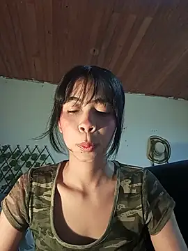 Snapshot of dolliette24 chatting on 06/18/26, 04:33 dolliette24 online show from 06/18/26, 04:33