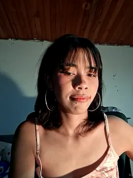 Snapshot of dolliette24 chatting on 07/04/26, 02:51 dolliette24 online show from 07/04/26, 02:51