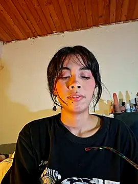 Snapshot of dolliette24 chatting on 07/11/26, 04:04 dolliette24 online show from 07/11/26, 04:04