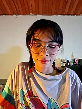 Snapshot of dolliette24 chatting on 07/14/26, 03:33 dolliette24 online show from 07/14/26, 03:33