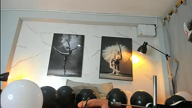 Snapshot of Evaa_18 chatting on 10/31/25, 05:58 Evaa 18 online show from 10/31/25, 05:58