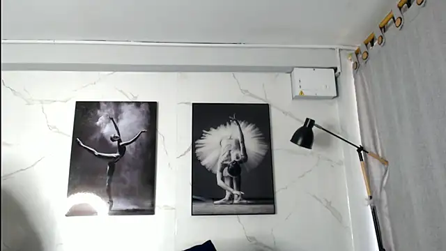 Snapshot of Evaa_18 chatting on 11/19/25, 05:35 Evaa 18 online show from 11/19/25, 05:35