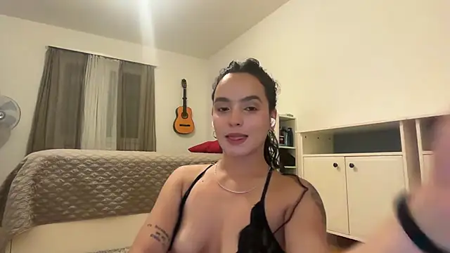 Snapshot of Maia_Park chatting on 04/30/26, 10:03 Maia Park online show from 04/30/26, 10:03