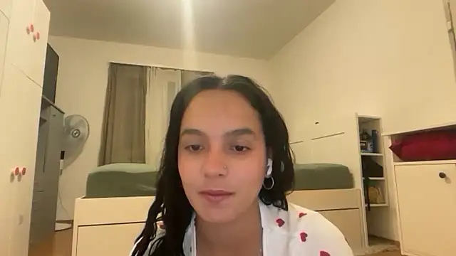 Snapshot of Maia_Park chatting on 05/01/26, 10:14 Maia Park online show from 05/01/26, 10:14
