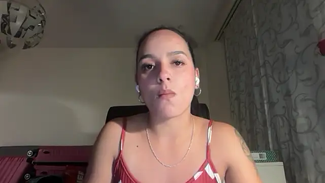 Snapshot of Maia_Park chatting on 05/15/26, 08:49 Maia Park online show from 05/15/26, 08:49