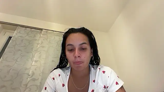 Snapshot of Maia_Park chatting on 06/04/26, 10:05 Maia Park online show from 06/04/26, 10:05