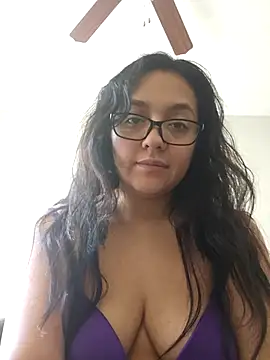 Snapshot of Mamimamita2 chatting on 09/10/25, 10:10 Mamimamita2 online show from 09/10/25, 10:10