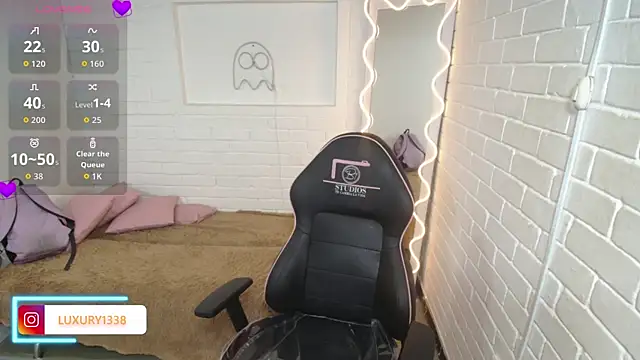 Luaxury tay online show from 10/10/25, 03:16