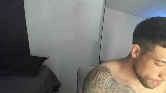 Snapshot of ThiagoLugo chatting on 03/24/26, 03:11 ThiagoLugo online show from 03/24/26, 03:11