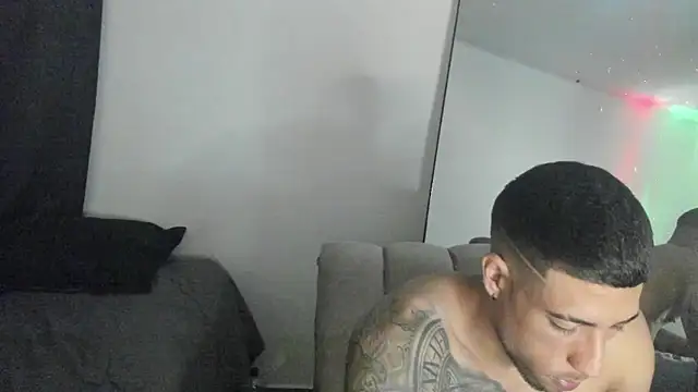 Snapshot of ThiagoLugo chatting on 03/27/26, 04:40 ThiagoLugo online show from 03/27/26, 04:40